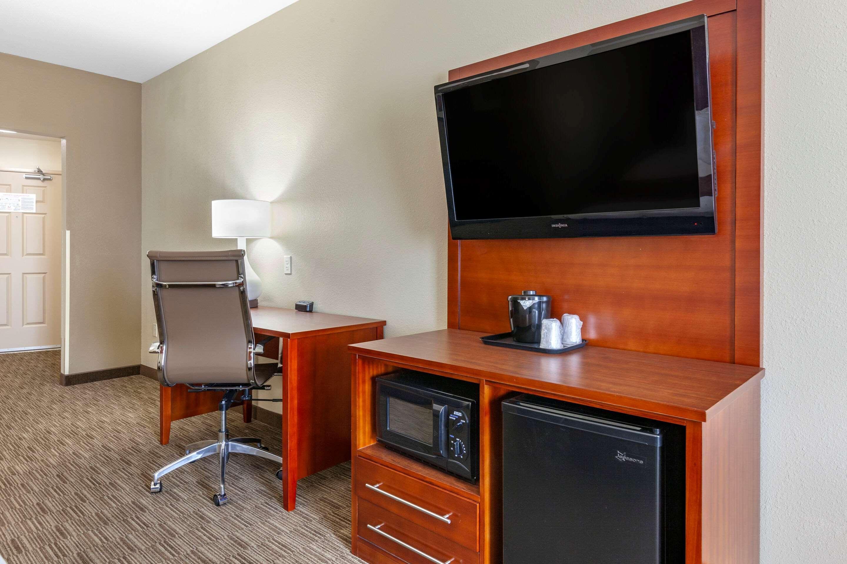 Comfort Suites Oshkosh Exterior foto