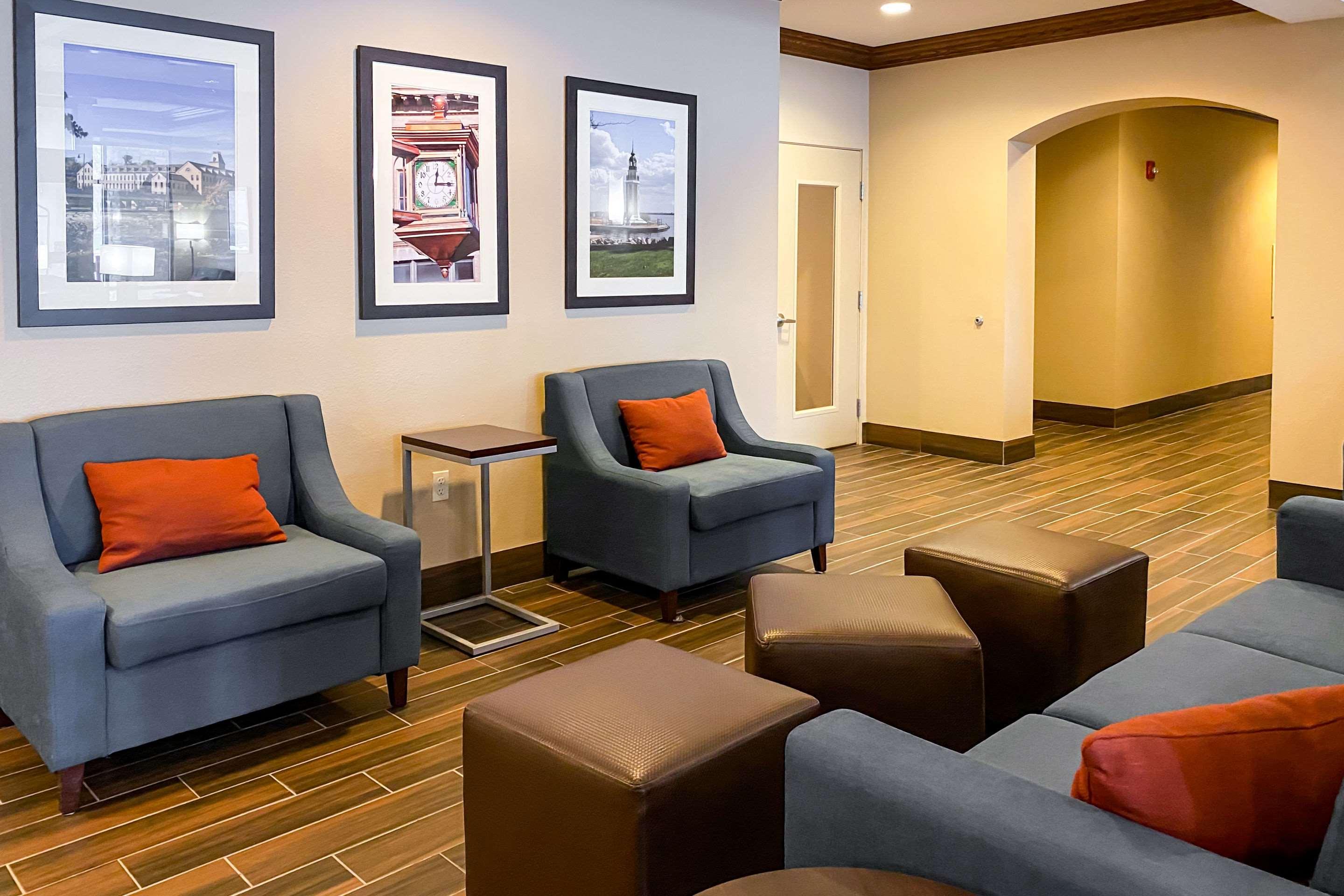 Comfort Suites Oshkosh Exterior foto